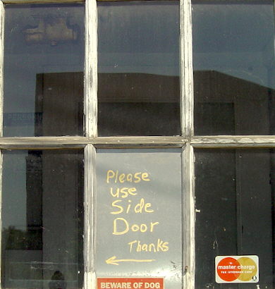 please use side door.jpg